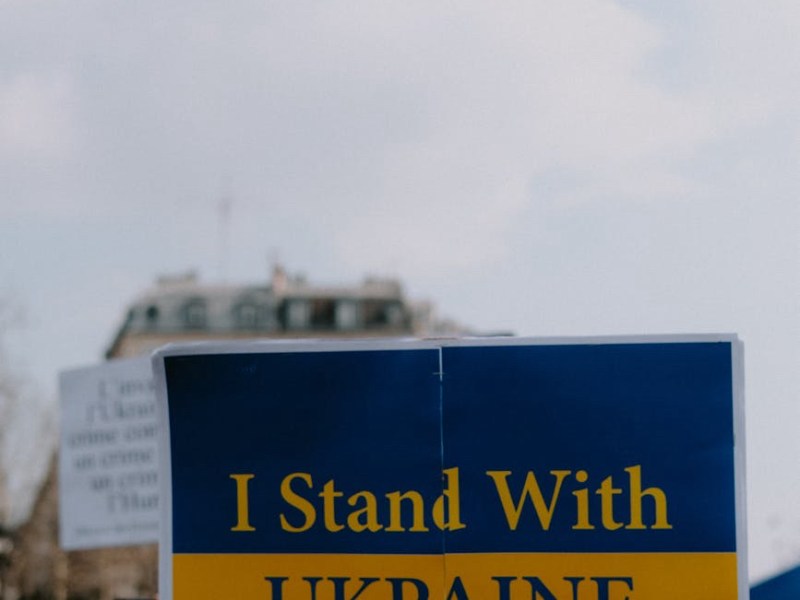 Politics, Resist: Donate to support&nbsp;Ukraine